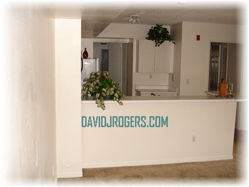 royal-grand-apartments-looking-into-kitchen-from-front-door